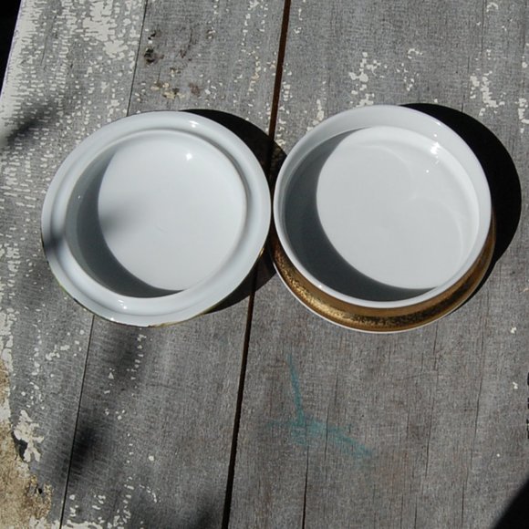 Limoges Round lidded Box Rococo Style - Picture 3 of 7